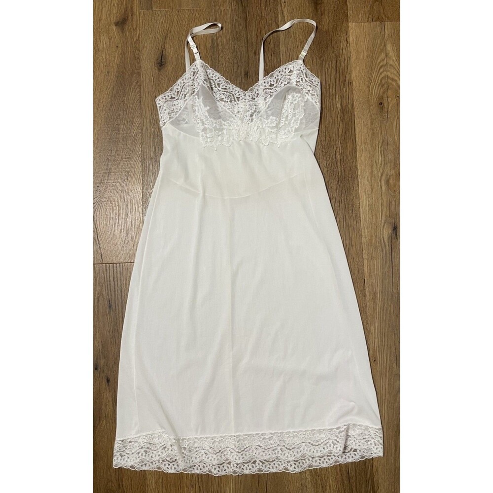Vintage Hollywood Vassarette White Full Slip Size 34F Lace Nylon Bridal Coquette